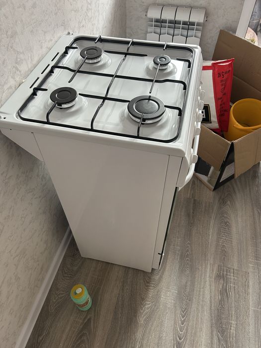 Продам газ плиту