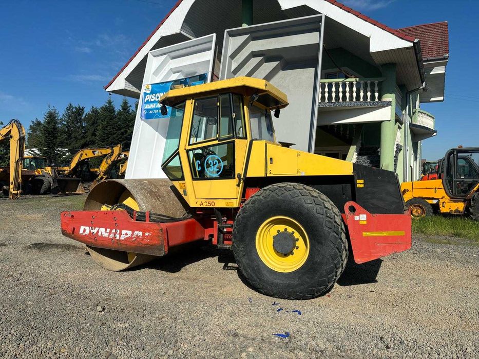 Cilindru compactor terasier Dynapac CA250 , 11 tone , 2008
