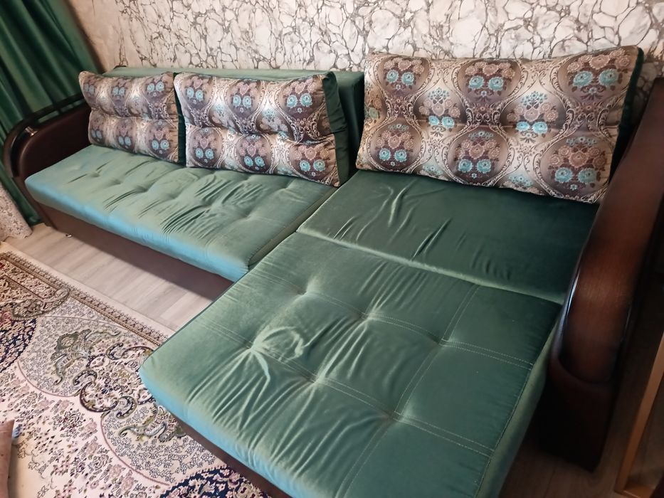 Диван прямой с атаманкой