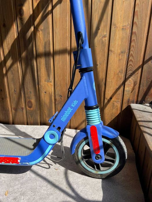 Электросамокат Ninebot eKick Scooter Zing E8 синий