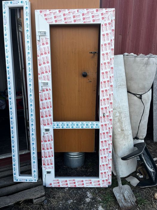 Дверь пластиковая