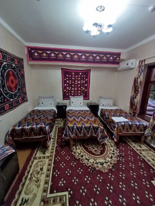 Мехмонхона Регистонда. Никоҳи бўлмаган жуфтлик тел қилмасин