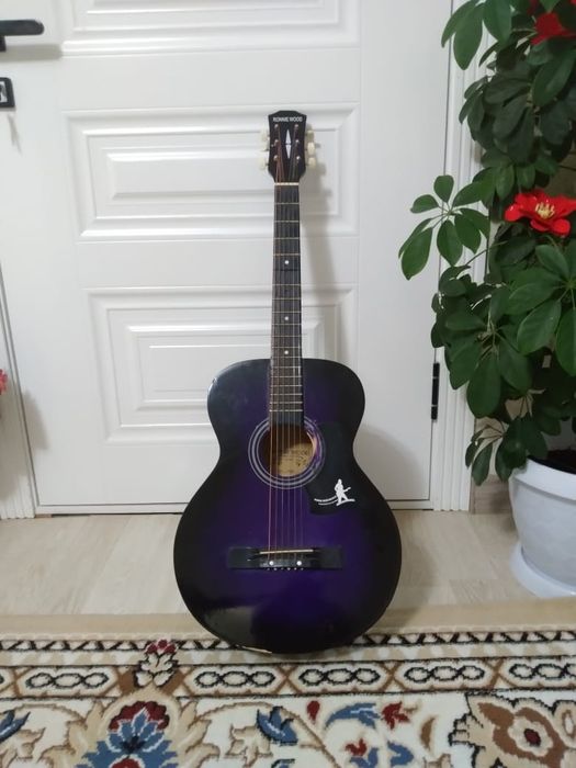 Гитара сатылады.