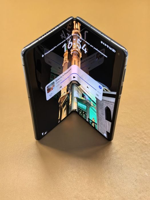 Huawei Mate X5 в отличном состоянии.