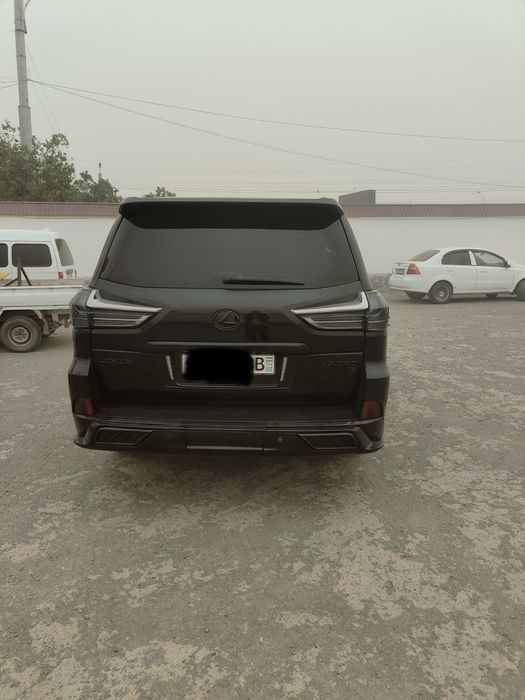 Lexus LX570 rangi qora