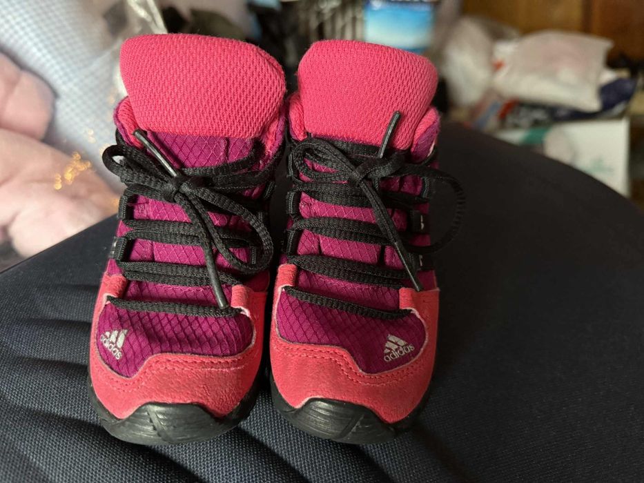 Нови боти за момиче Адидас