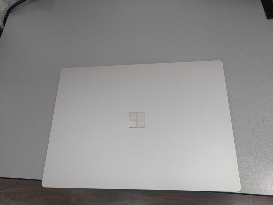 Surface Laptop 3 | Intel i7-1065G7 | DDR4 16 | nvme 265