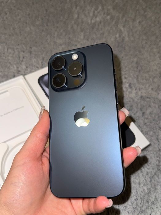 iPhone 15 pro Blue Titanium