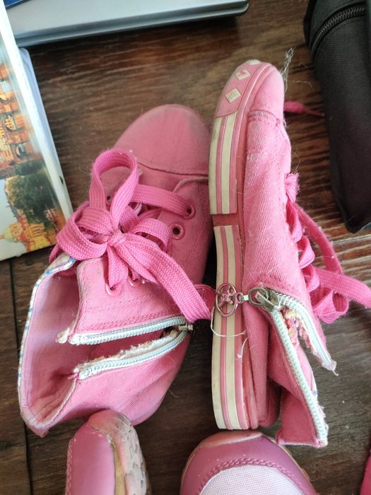 Обувь для девочки отдам