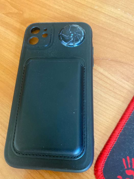 Чехол на iPhone 11