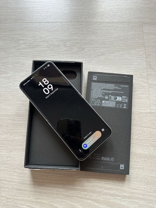 Samsung Galaxy Z Flip 7 FE 256GB Alb 1 CICLU DE INCARCARE