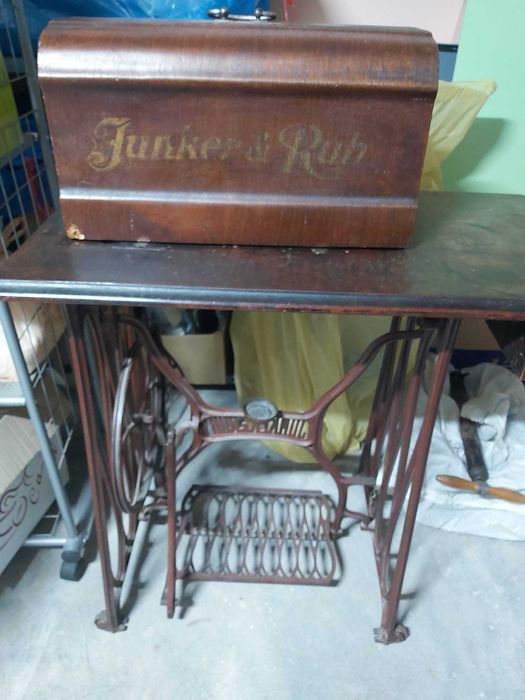 Masina de cusut Junker & Ruh