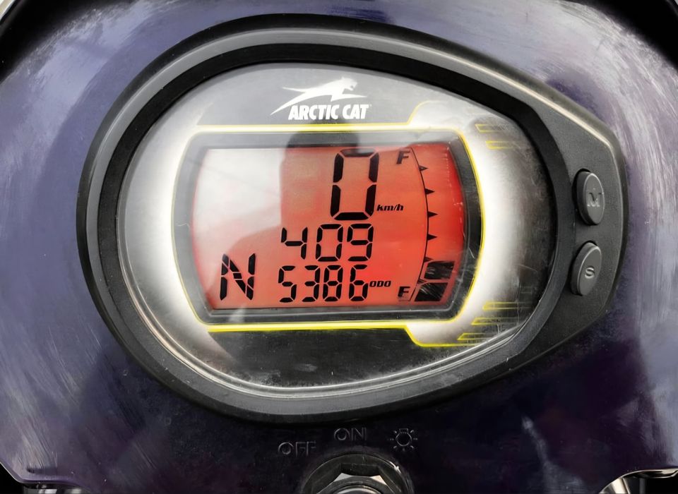 Vând atv ARCTICAT 1000 cc