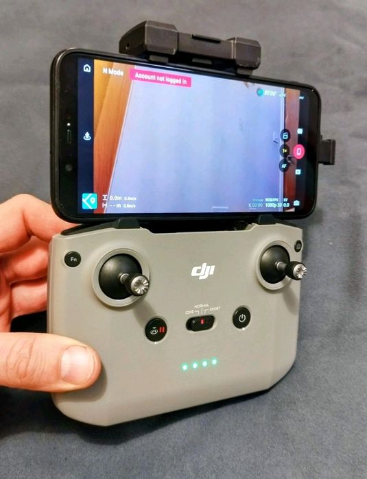 Drona noua DJI Mini 3 pachet complet cu telefon