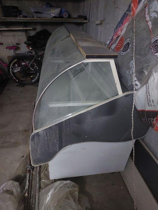 Холодильник в магазин