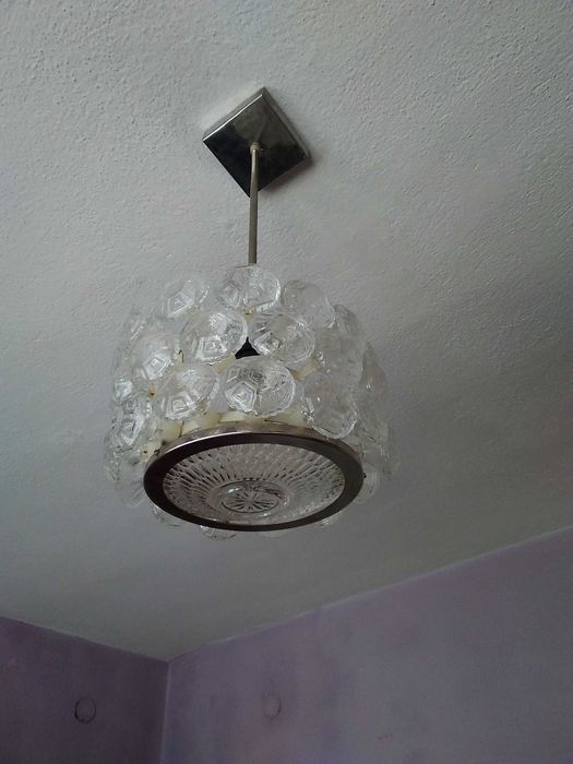 Продавам полилей в комплект с два аплика