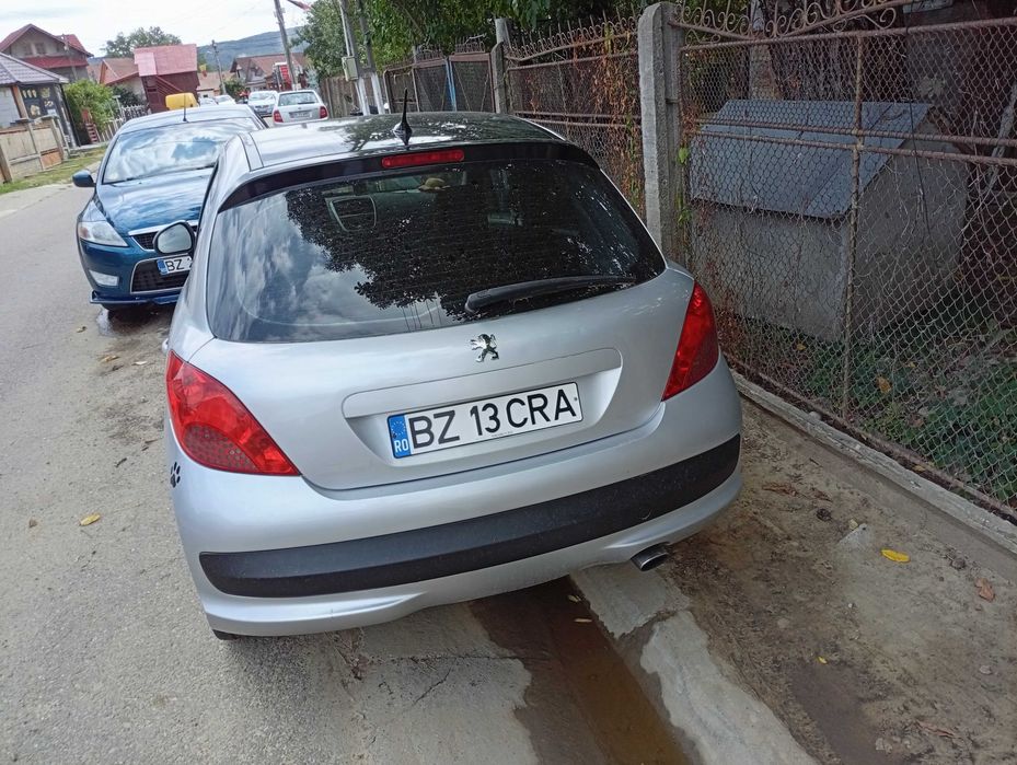 Vând Peugeot 207