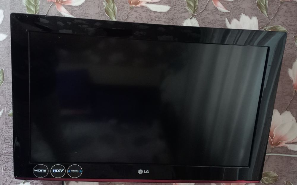 Телевизор  LG 81см