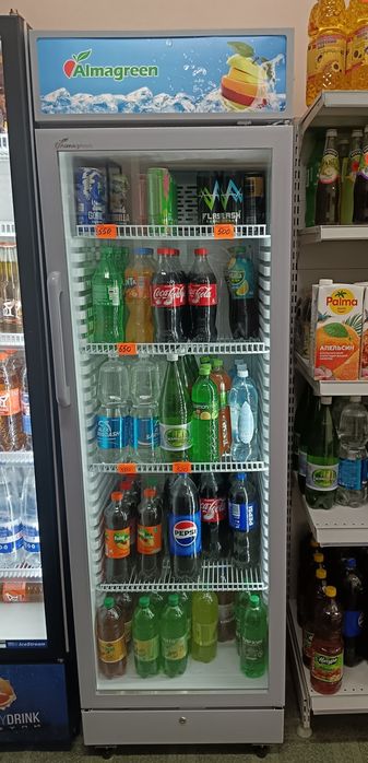 Продам витринный холодильник