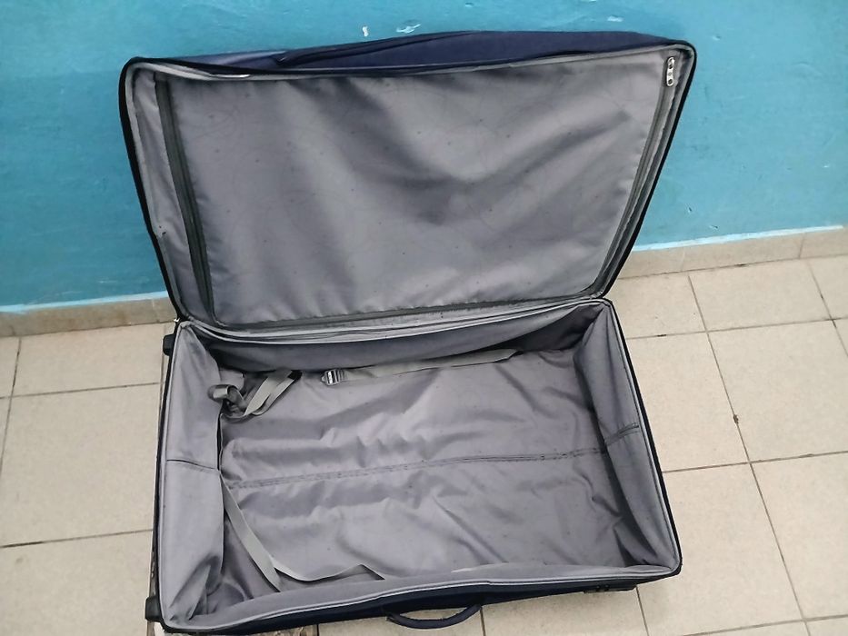 Продам богажный чемодан