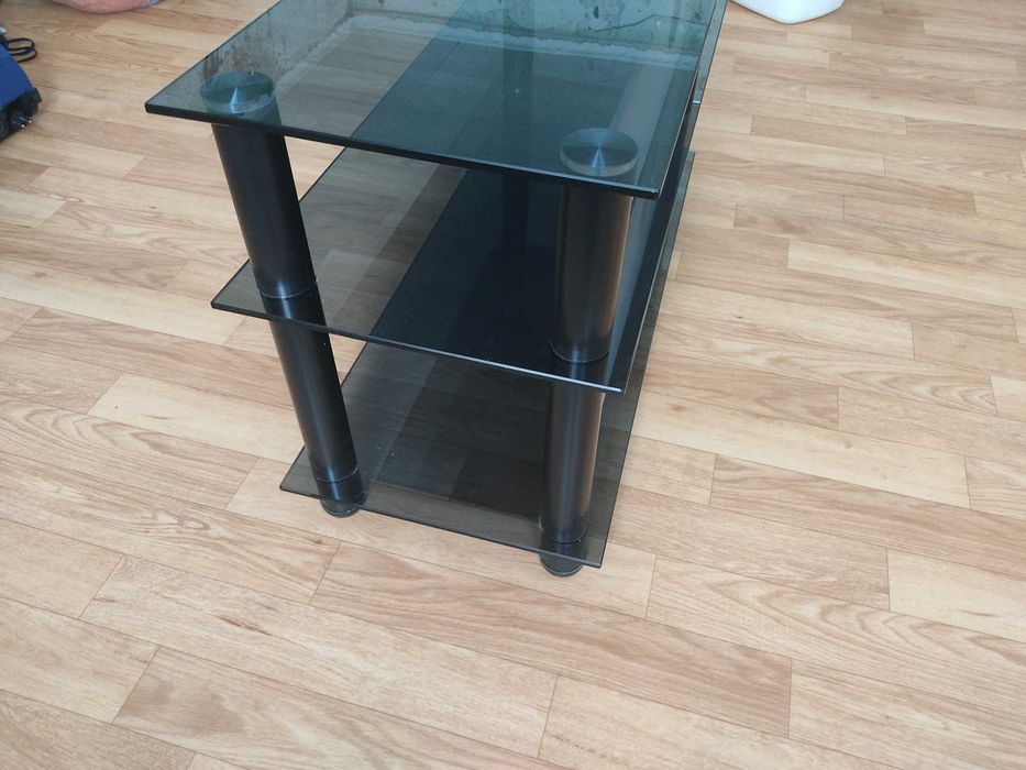 Продается стеклянная тумба под телевизор