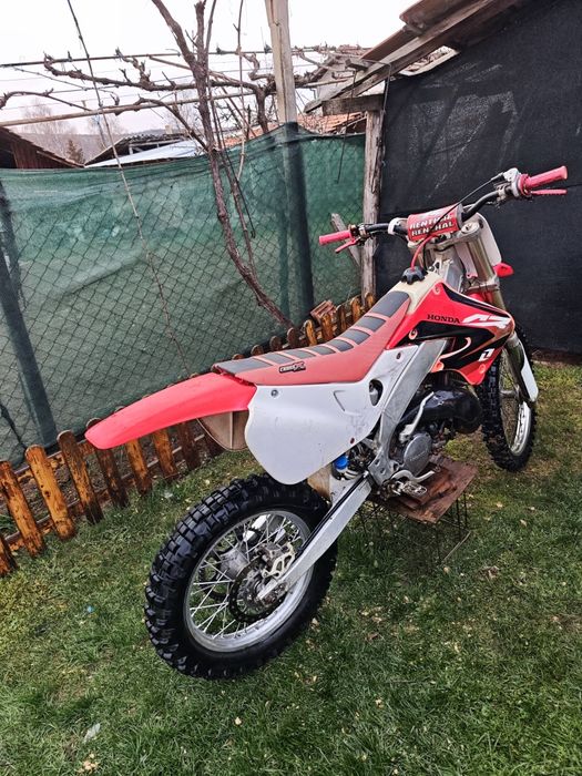 Продавам Хонда  CR 125