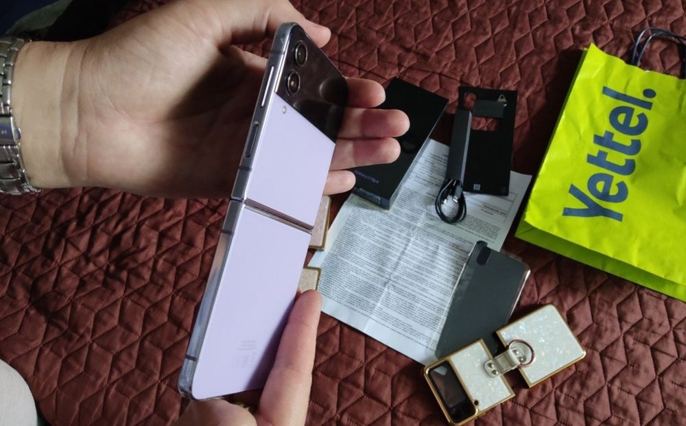 Samsung flip 4 256GB. Отлично състояние!