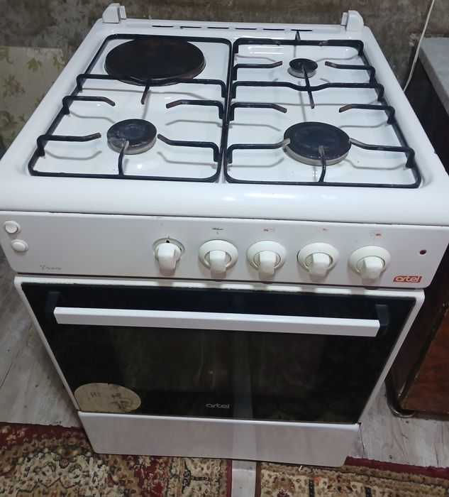 Продаётся газовая плита и холодильник в хорошем рабочем состоянии.
Цен