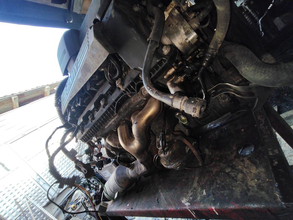 Motor E65 4.4 V8 benzina tot cu cutie funcțional ,
