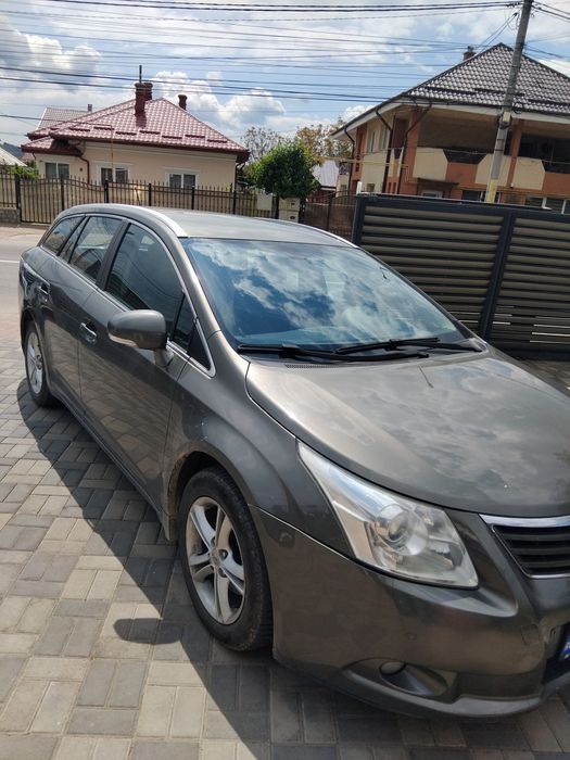 Vand Toyota Avensis Break 2009, stare buna