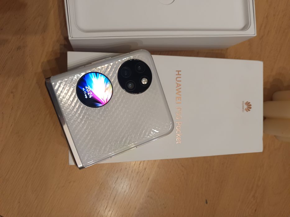 Продавам Huawei p50 pocket