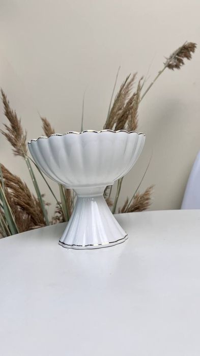 Конфетница на ножке