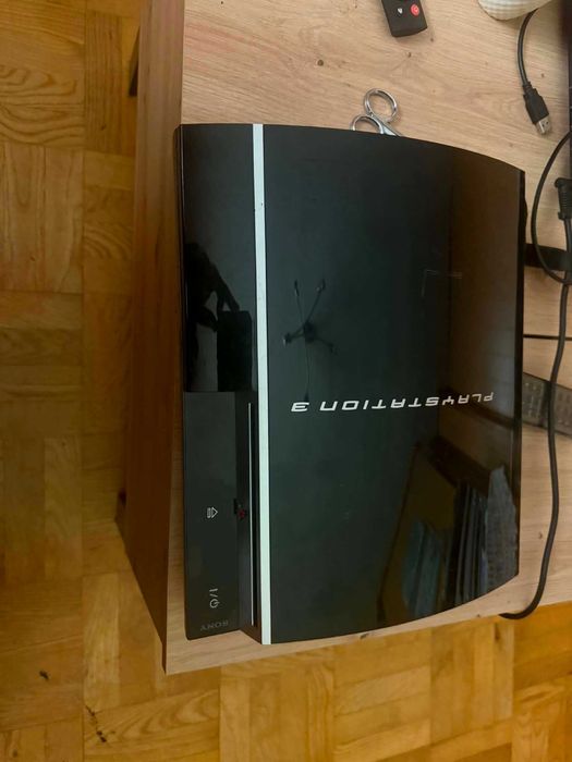PlayStation 3 Fat 80GB (CFW 4.93 Cobra) + Качени игри и джойстик