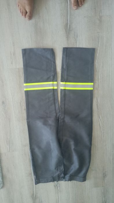Pantaloni de munca salopeta