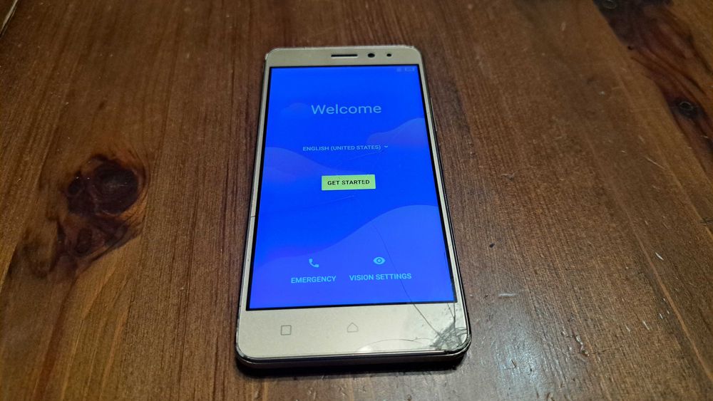 GSM Lenovo K6 с пукнат дисплей