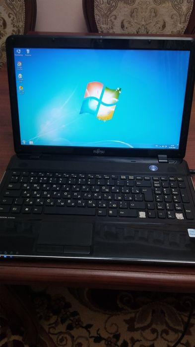 Продается ноутбук Fujitsu LIFEBOOK (A-series) для работы и учебы
Эълон