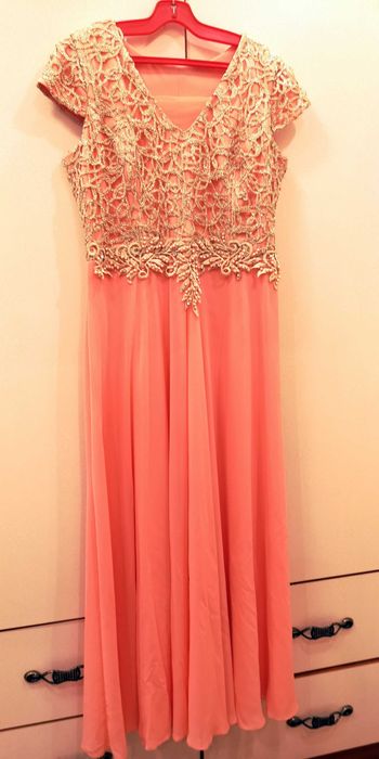 Продавам рокля 99 лв.