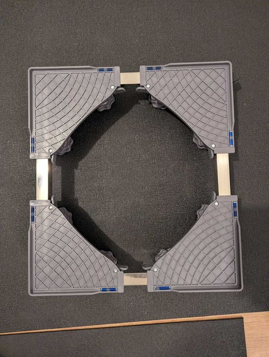 Suport reglabil masina spalat cu 8 picioare reglabile si roti