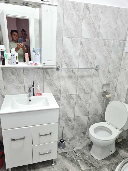 Inchiriez apartament 2 camere etaj 2 Doamna Stanca