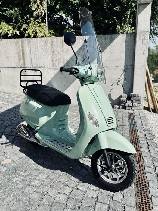 Vând scuter Razzo(vespa,yamaha,riva)