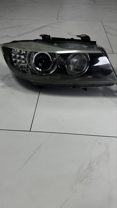 Vand Far/Faruri xenon adaptiv Bmw e90 LCI