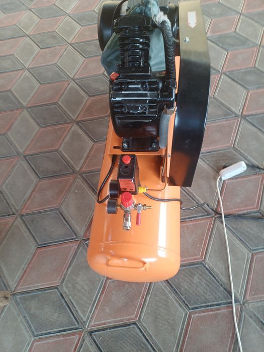 Продам компрессор