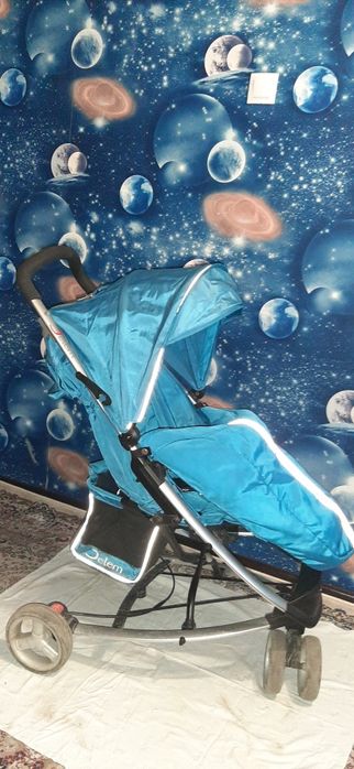 Детская прогулочная коляска