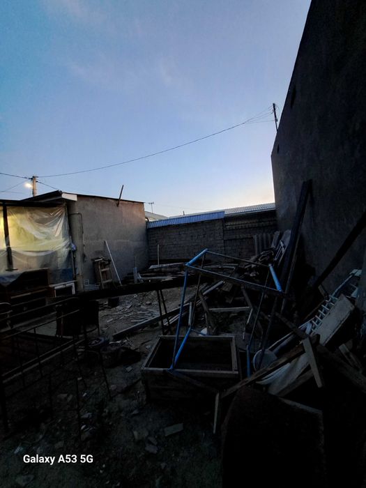 Uchaska sotiladi Yashnabod tumani Muxtor Ashrafiy Gijduvon ko'chasi.