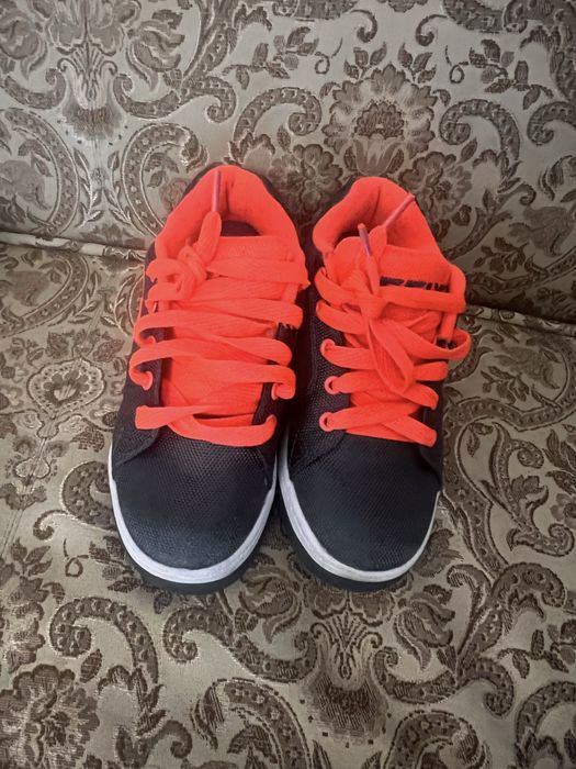 Кроссовки Heelys