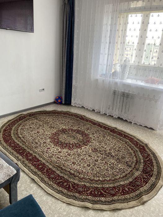 Продам ковер срочно