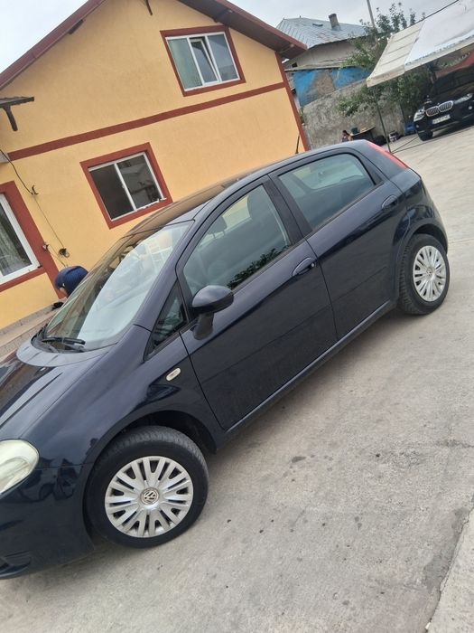 Vând uși de Fiat Panda partea stângă 2010