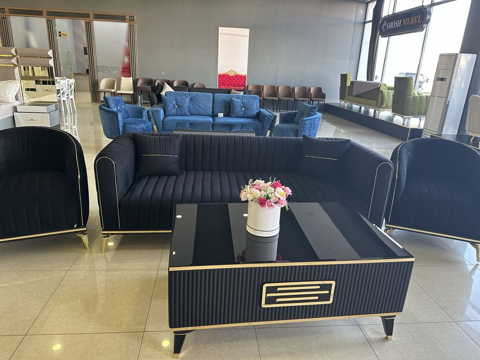 Продается Турецкий диван с журнальным столиком от бренда SHOSH