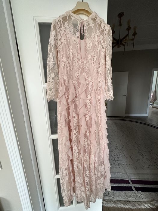 Женская одежда платья