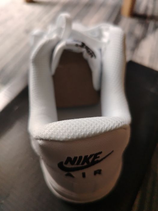 кроссовки новые 41р